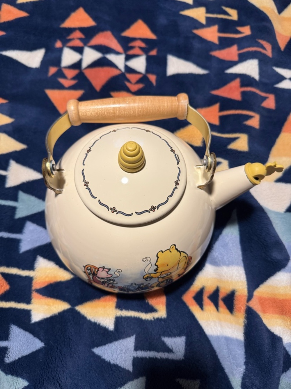 90s Winnie the Pooh Tea Kettle ceramic whistling teapot - Picture 5 of 7